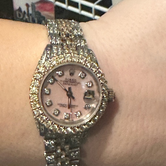 26mm women’s Rolex bust down watch - oyster pearl dial with diamonds bezel - Picture 14 of 16